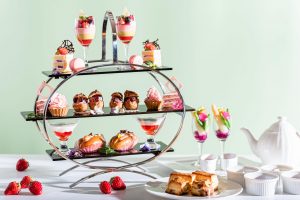 ANAクラウンプラザホテル松山レストランいちごとルビーチョコのアフタヌーンティー