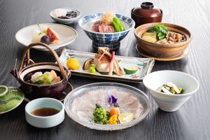 日本料理雲海の紅葉鯛と松茸と和牛の会席