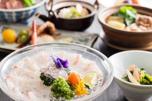 日本料理雲海の紅葉鯛と松茸と和牛の会席