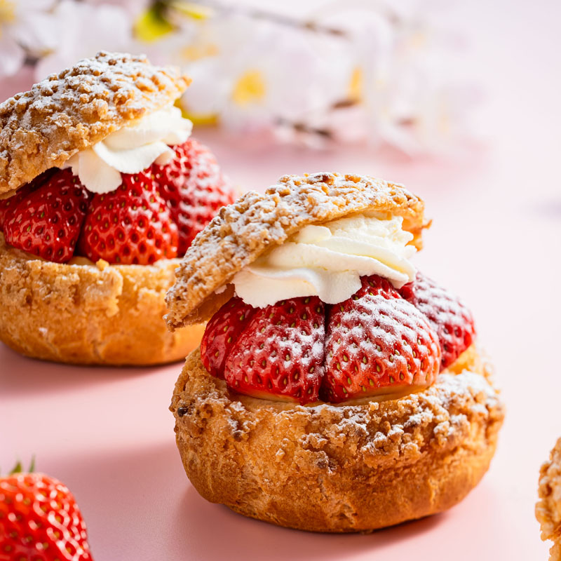 strawberry-cream-puff